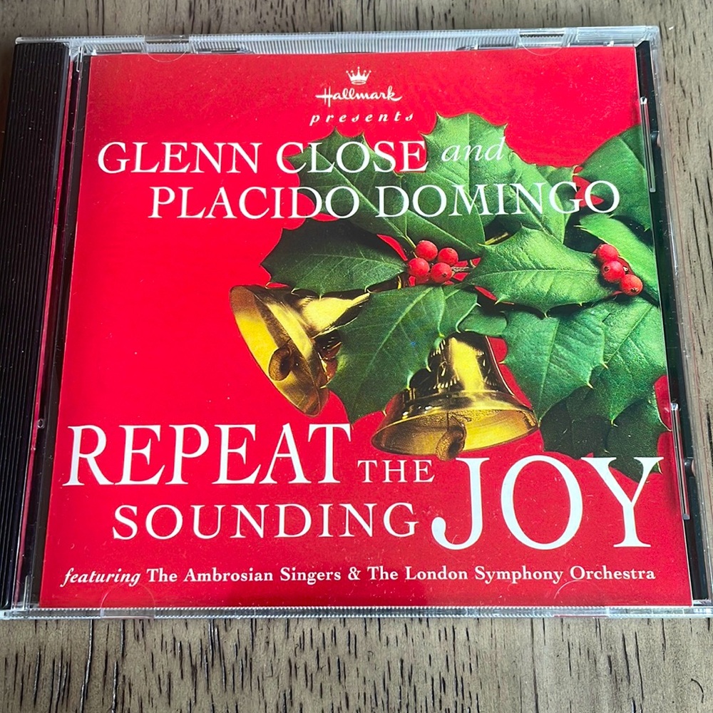 Hallmark Glenn Close and Placido Domingo Repeat the Sounding Joy CD